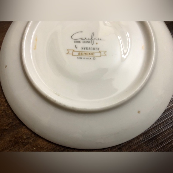 4 mismatched irregular vintage Syracuse China coffee cups, 1 w/matching saucer - Picture 7 of 12